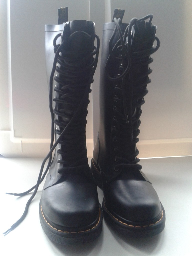 dr martens shower wellies